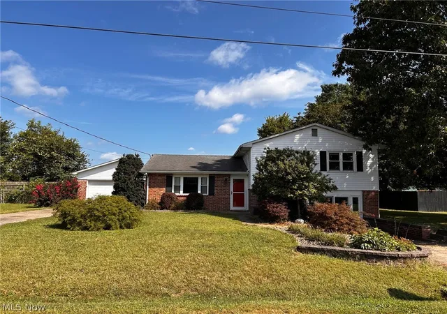 Photo 1 of Single family home for sale at 104 Shamrock Dr, Marietta, OH 45750 | MLS# 5243968 | Listing updated on 2026-10-08