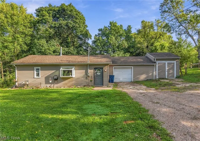 Photo 2 of Sale Pending at 11451 Lloyd St Nw, Canal Fulton, OH 44614 | MLS# 5244971 | Listing updated on 2026-09-24