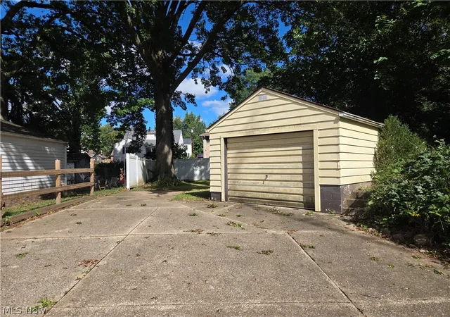 Photo 3 of Single family home for sale at 1601 19th Street NW, Canton, OH 44709 | MLS# 5245141 | Listing updated on 2026-10-30