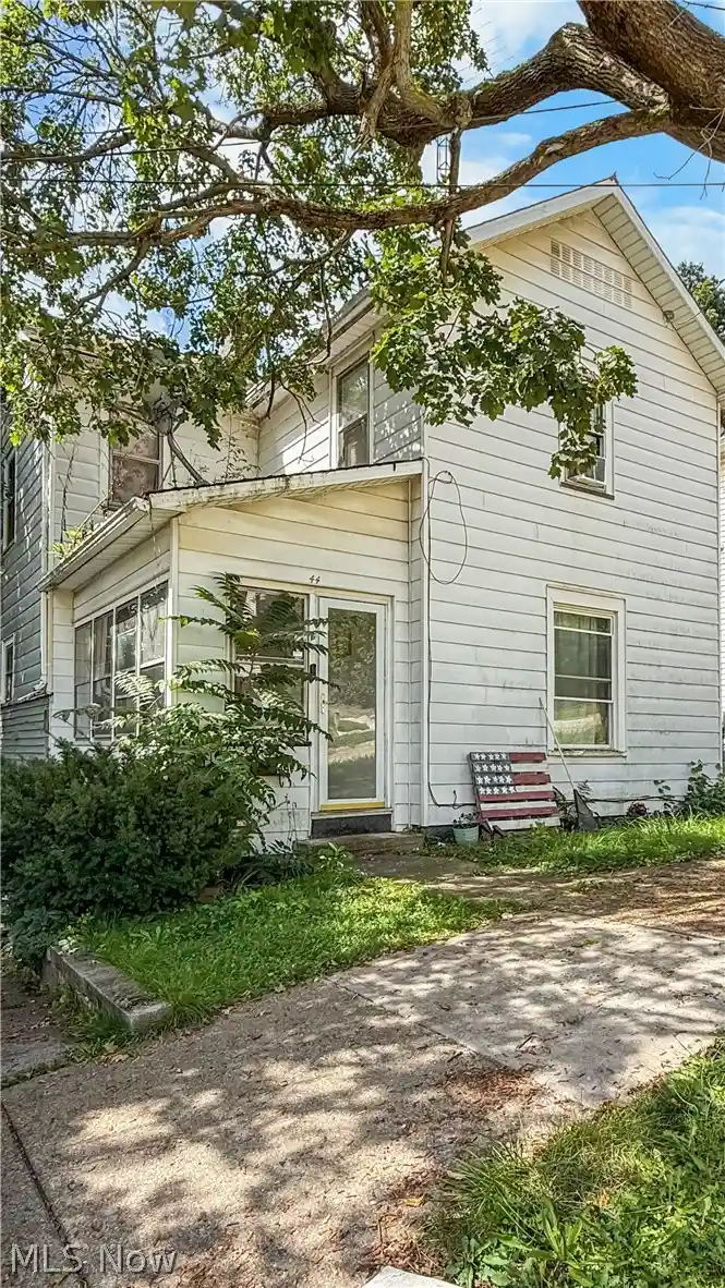 Single family home for sale at 44 Walnut St, Leetonia, OH 44431 | MLS# 5245068