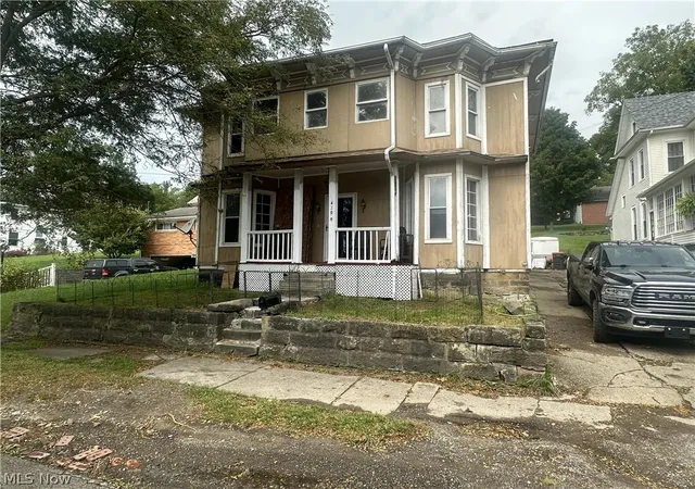 Photo 1 of Single family home for sale at 419 W Lincoln Way, Lisbon, OH 44432 | MLS# 5244967 | Listing updated on 2026-09-16