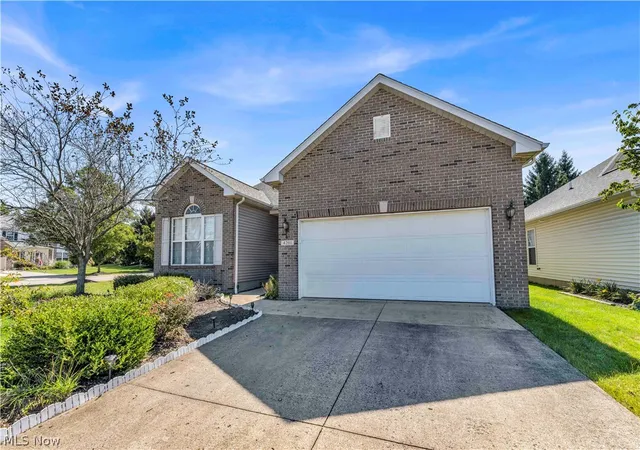 Photo 2 of Single family home for sale at 4201 Brooks Ct, Lorain, OH 44053 | MLS# 5245150 | Listing updated on 2026-10-01