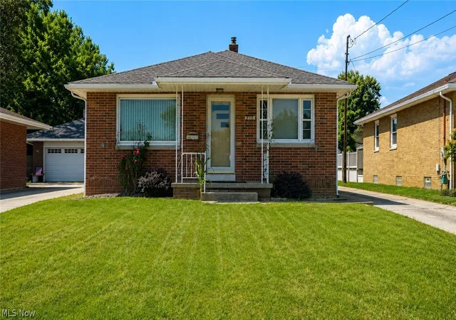 Photo 1 of Sale Pending at 612 Ingalls Rd, Akron, OH 44312 | MLS# 5243331 | Listing updated on 2026-09-20