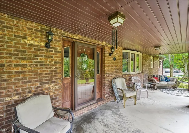 Photo 2 of Single family home for sale at 1325 Ellen Dr, Zanesville, OH 43701 | MLS# 5245277 | Listing updated on 2026-09-16