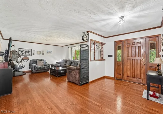 Photo 3 of Single family home for sale at 1325 Ellen Dr, Zanesville, OH 43701 | MLS# 5245277 | Listing updated on 2026-09-16