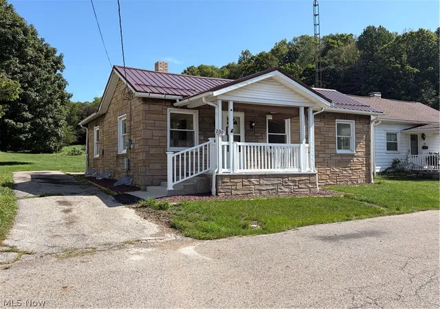 Photo 1 of Single family home for sale at 200 Short St, East Palestine, OH 44413 | MLS# 5244238 | Listing updated on 2026-10-30