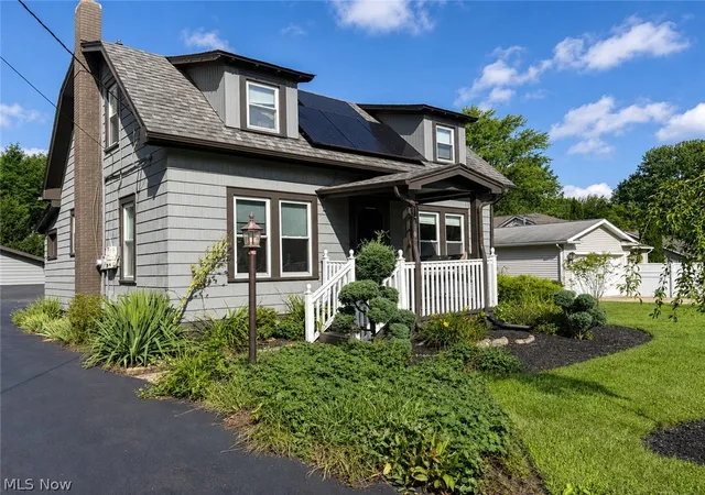 Photo 2 of Single family home for sale at 376 Fairgrounds Rd, Painesville, OH 44077 | MLS# 5245325 | Listing updated on 2026-09-27