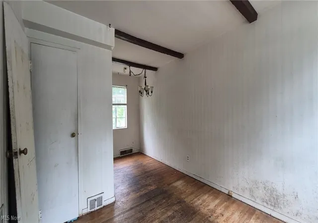 Listing Photo 5 - Condo for sale in building located at 421 Kenwood Dr, Euclid, OH 44123 - Unit #H1