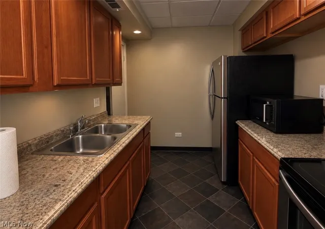 Listing Photo 1 - Condo for sale in building located at 19015 Van Aken Blvd, Shaker Heights, OH 44122 - Unit #314