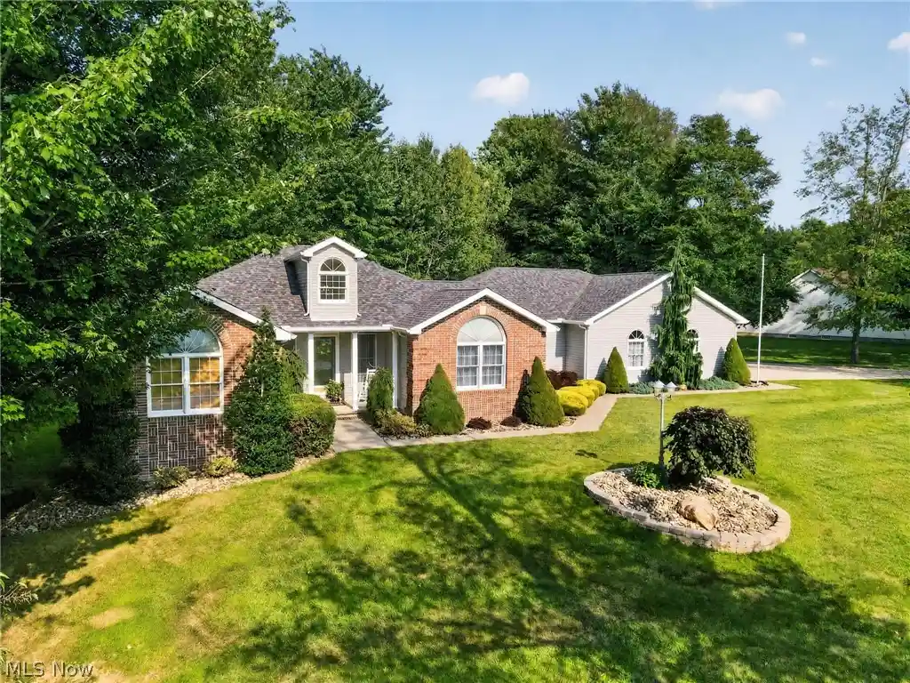 Photo 1 of Single family home for sale at 7424 Kingsboro Dr, Conneaut, OH 44030 | MLS# 5242024 | Listing updated on 2026-10-20