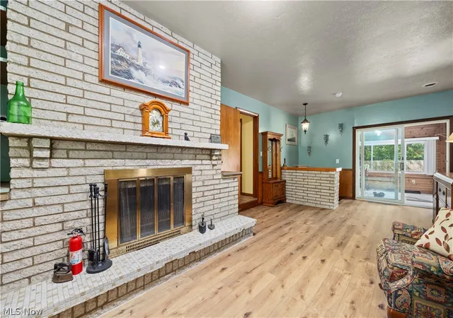 Photo 3 of Sale Pending at 6424 Murray Ridge Rd, Elyria, OH 44035 | MLS# 5245274 | Listing updated on 2026-09-21