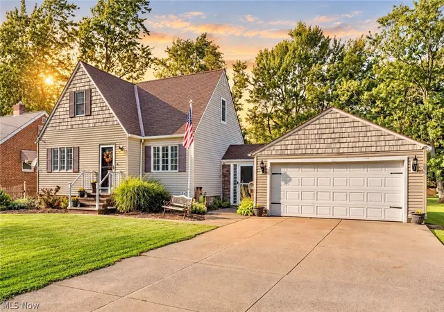 Photo 1 of Single family home for sale at 3710 W Pleasant Valley Rd, Cleveland, OH 44134 | MLS# 5244701 | Listing updated on 2026-10-11