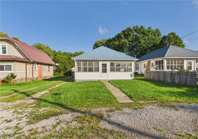 Photo 1 of Single family home for sale at 712 Olive St, Parkersburg, WV 26101 | MLS# 5244161 | Listing updated on 2026-09-24