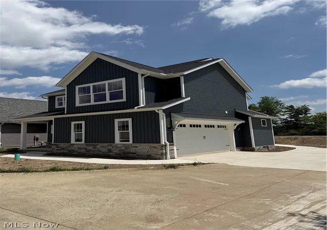 Listing Photo 2 - Condo for sale in building located at 7911 Brushwood Ln, Painesville, OH 44077