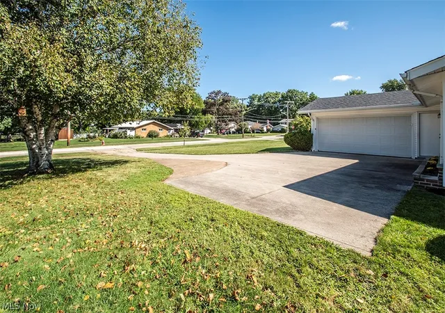 Photo 2 of Sale Pending at 28723 Tudor Dr, North Olmsted, OH 44070 | MLS# 5243226 | Listing updated on 2026-09-29
