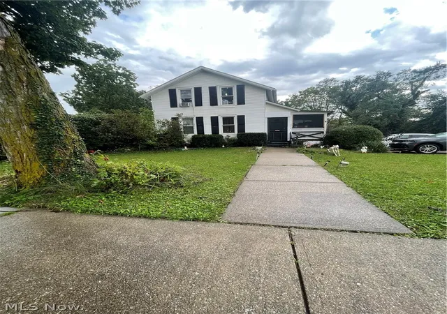 Photo 2 of Single family home for sale at 514 W Liberty St, Medina, OH 44256 | MLS# 5245048 | Listing updated on 2026-09-30