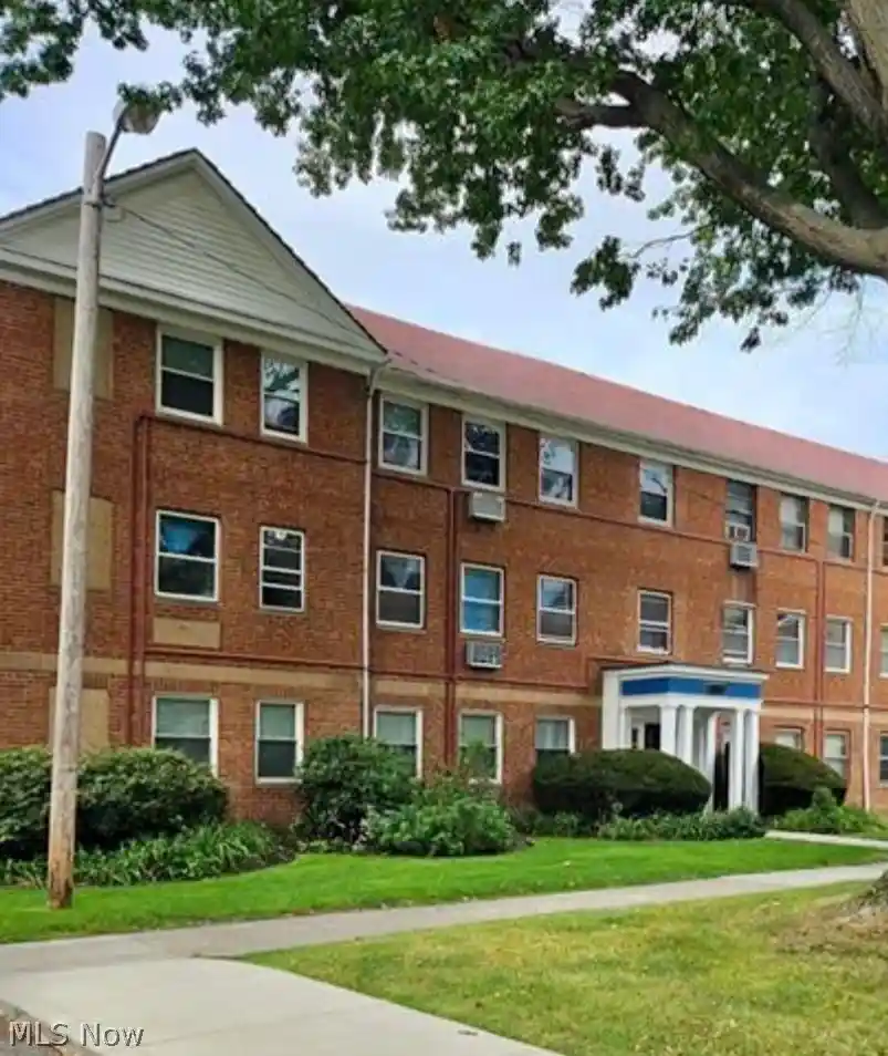 Listing Photo 1 - Condo for sale in 13773 Cedar Rd located at 13773 Cedar Rd, South Euclid, OH 44118 - Unit #202
