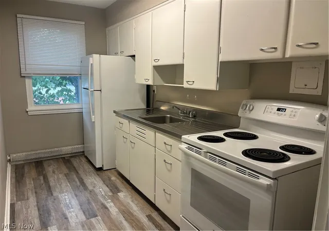 Listing Photo 3 - Condo for sale in building located at 13773 Cedar Rd, South Euclid, OH 44118 - Unit #202