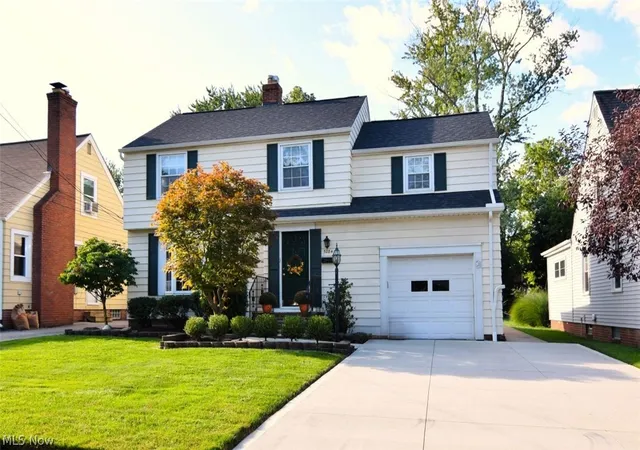 Photo 1 of Single family home for sale at 5284 Edenhurst Rd, Cleveland, OH 44124 | MLS# 5245446 | Listing updated on 2026-10-08