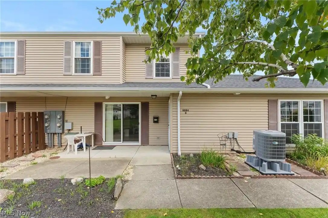 Photo 1 of Condo for sale at 6864 Beacon Dr #D, Mentor, OH 44060 | MLS# 5245553 | Listing updated on 2026-10-20
