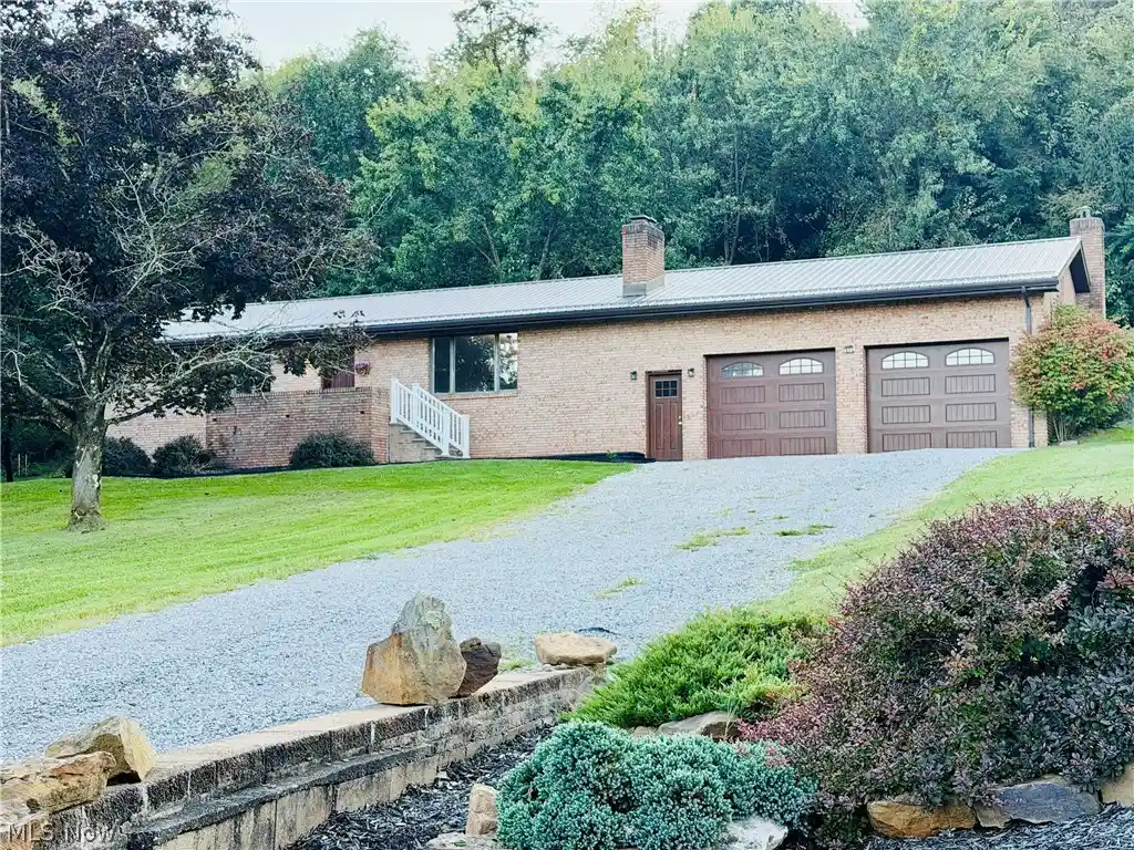 Single family home for sale at 1674 Township Hwy 244, Toronto, OH 43964 | MLS# 5245546