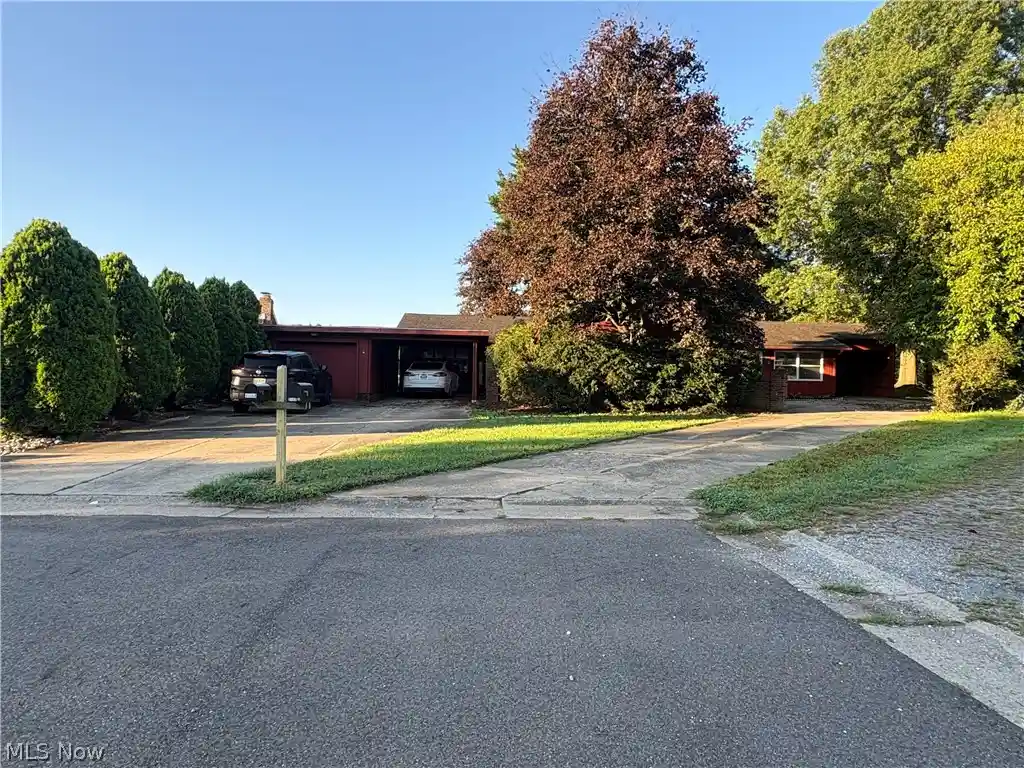 Photo 1 of Multi family home for sale at 9708 Kennett Sq Ne, Bolivar, OH 44612 | MLS# 5245194 | Listing updated on 2026-10-29