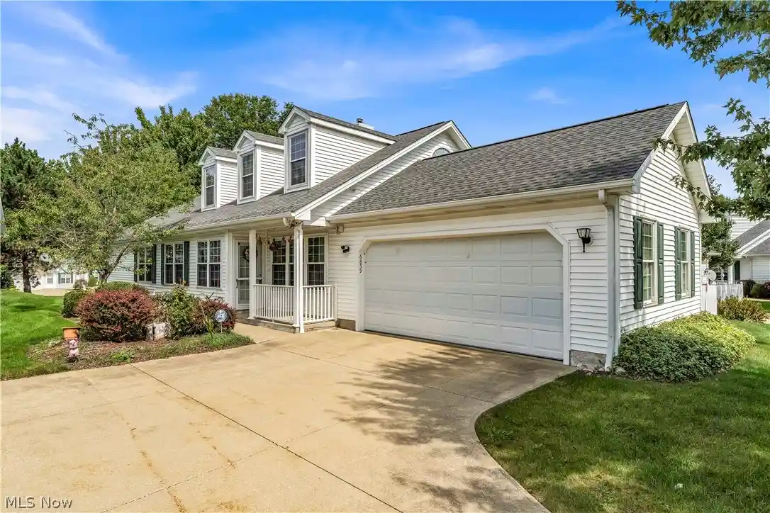 Listing Photo 1 - Condo for sale in 6859 Hidden Lake Trl located at 6859 Hidden Lake Trl, Brecksville, OH 44141 - Unit 6859 Hidden Lake Trl