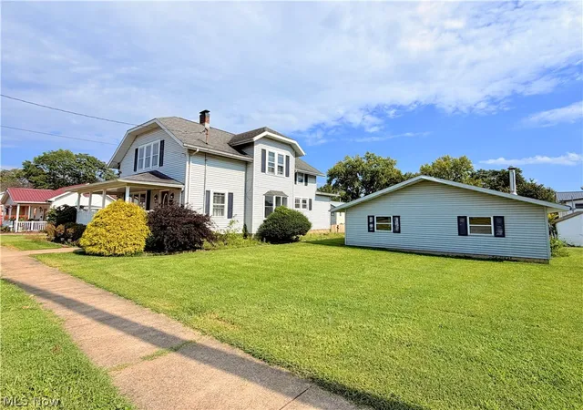 Photo 2 of Single family home for sale at 715 Pomeroy Pike, Belpre, OH 45714 | MLS# 5245384 | Listing updated on 2026-09-16