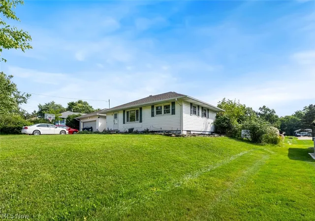 Photo 2 of Sale Pending at 1187 Meadowbrook Blvd, Brunswick, OH 44212 | MLS# 5245611 | Listing updated on 2026-09-18