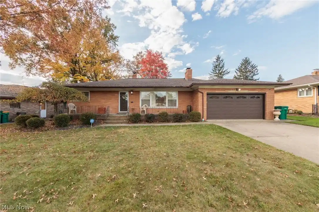 Photo 1 of Single family home for sale at 952 E Parkhaven Dr, Seven Hills, OH 44131 | MLS# 5245275 | Listing updated on 2026-10-30