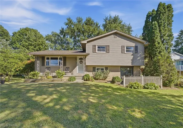 Photo 1 of Single family home for sale at 439 Bob Ave, Canal Fulton, OH 44614 | MLS# 5245433 | Listing updated on 2026-09-17