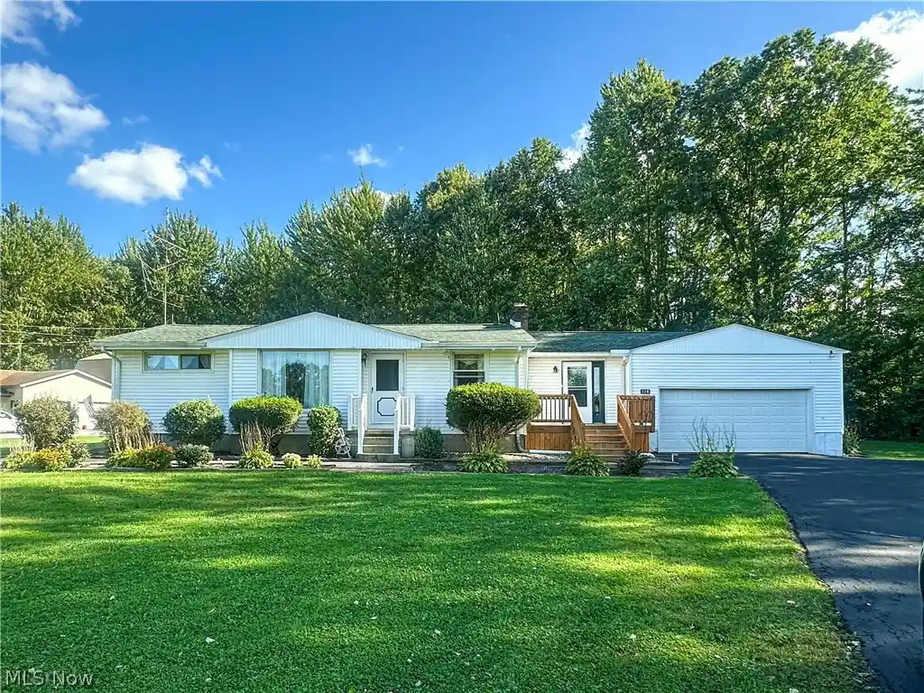 Single family home for sale at 328 Geauga Portage Easterly Rd NE, Cortland, OH 44410 | MLS# 5245478