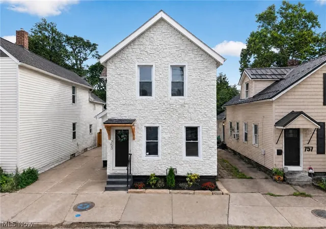 Photo 1 of Sale Pending at 753 Brayton Ave, Cleveland, OH 44113 | MLS# 5245353 | Listing updated on 2026-10-29