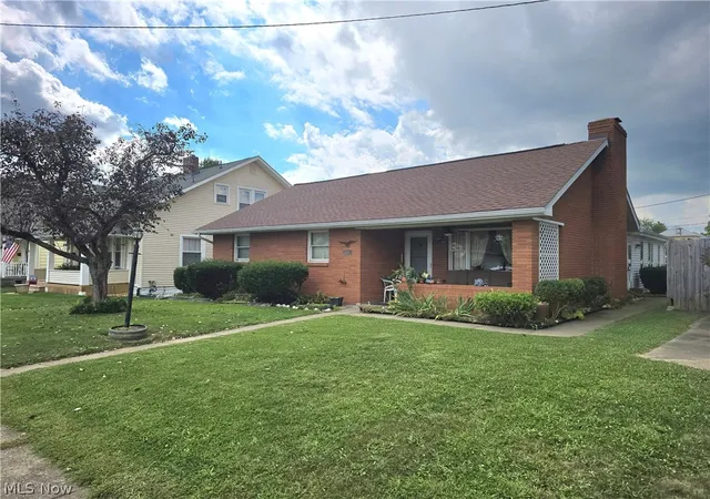 Photo 1 of Single family home for sale at 1651 Euclid Ave, Zanesville, OH 43701 | MLS# 5244114 | Listing updated on 2026-10-07