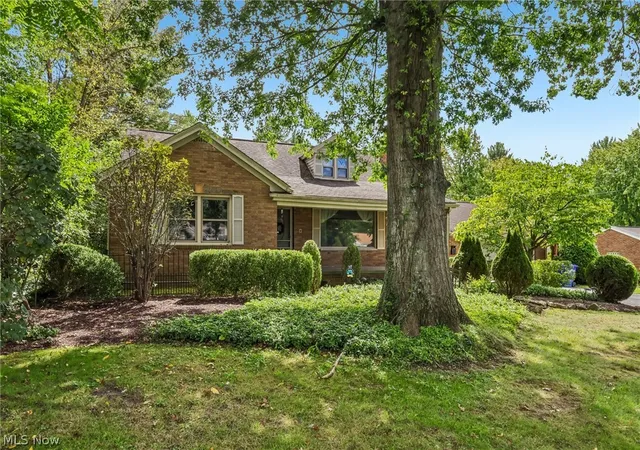 Photo 3 of Single family home for sale at 2965 Howell Dr, Youngstown, OH 44514 | MLS# 5245362 | Listing updated on 2026-10-09