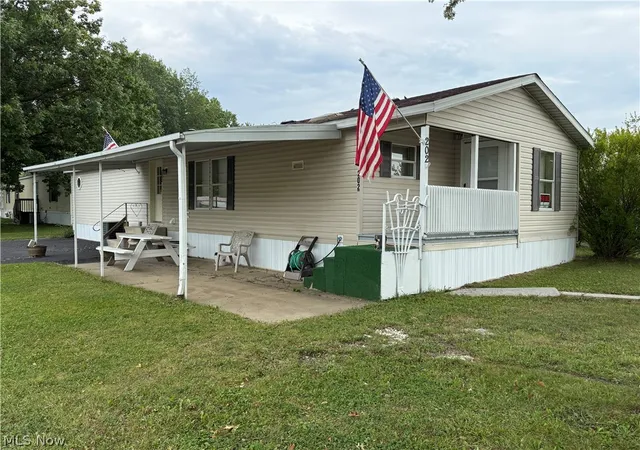 Photo 1 of Single family home for sale at 202 Connecticut Dr #202, Elyria, OH 44035 | MLS# 5245348 | Listing updated on 2026-09-19