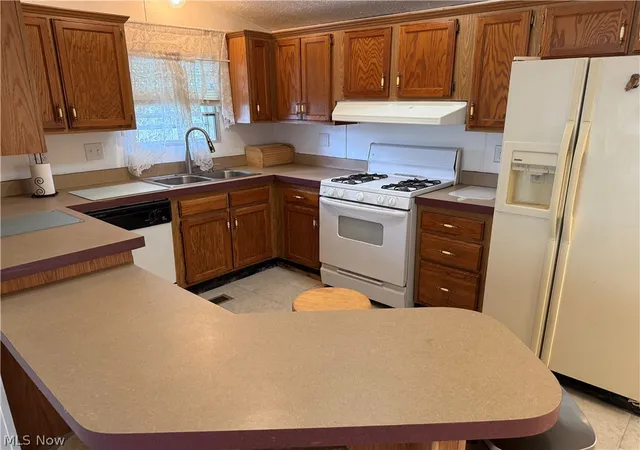 Photo 3 of Single family home for sale at 202 Connecticut Dr #202, Elyria, OH 44035 | MLS# 5245348 | Listing updated on 2026-09-19