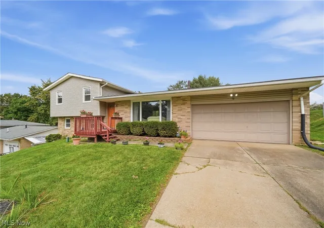 Photo 1 of Sale Pending at 3707 Dauphin Dr Ne, Canton, OH 44721 | MLS# 5244819 | Listing updated on 2026-09-19