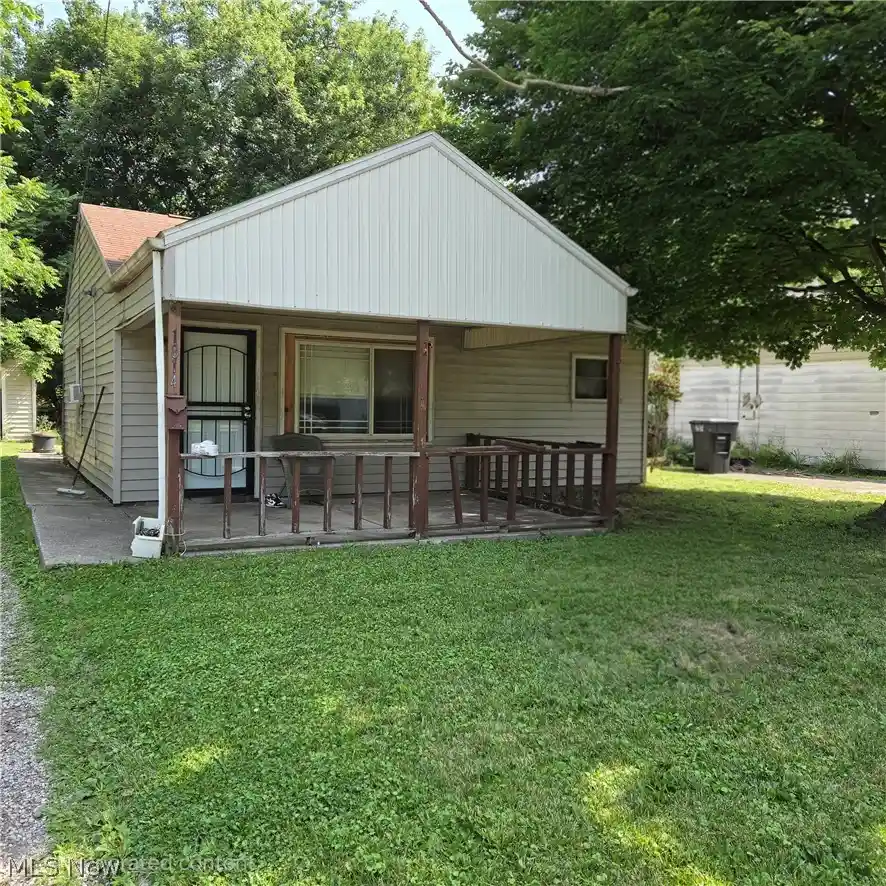 Photo 1 of Single family home for sale at 1814 Victoria St Sw, Warren, OH 44485 | MLS# 5245543 | Listing updated on 2026-10-16