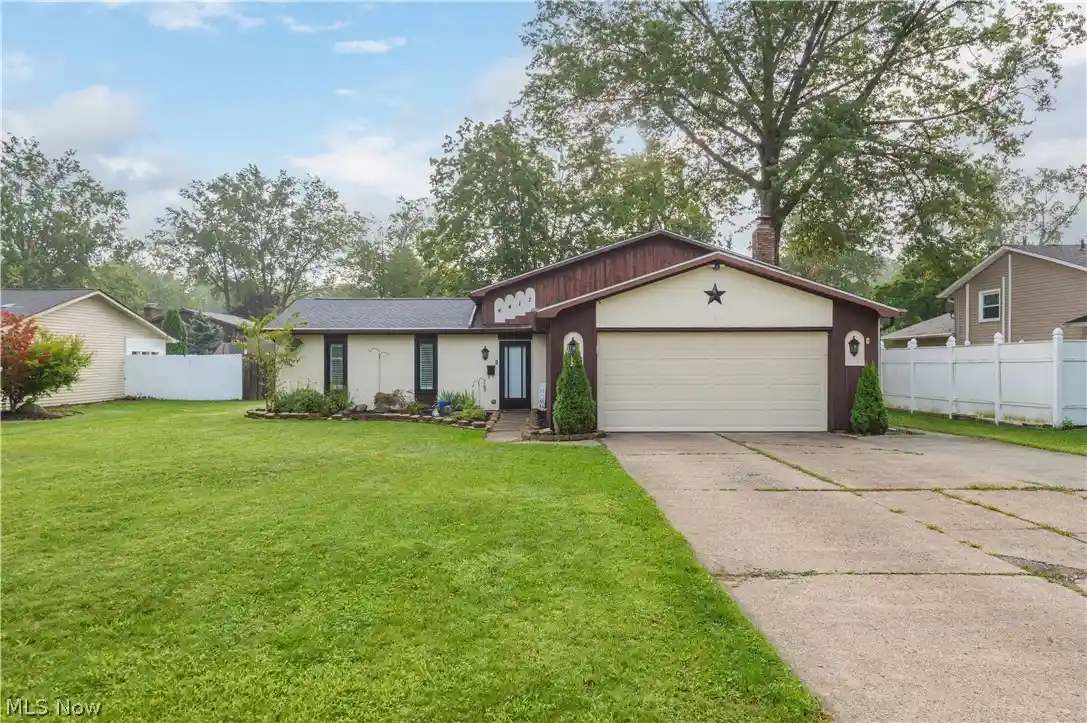 Photo 1 of Single family home for sale at 4417 Queen Anne Ave, Lorain, OH 44052 | MLS# 5243025 | Listing updated on 2026-10-22