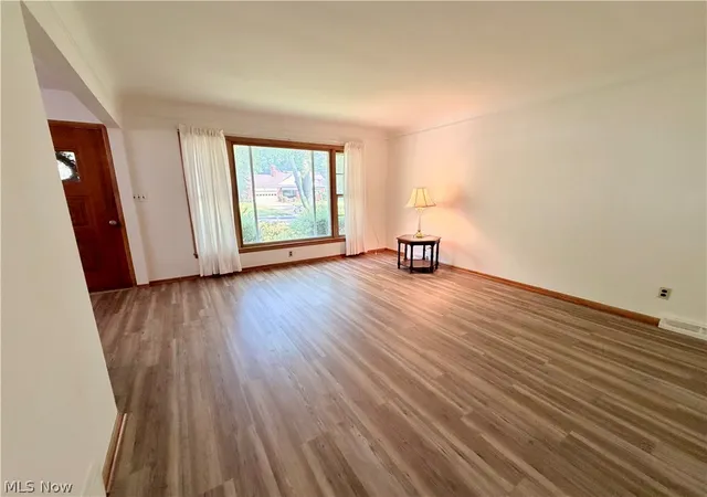 Photo 3 of Sale Pending at 1754 Sunview Rd, Cleveland, OH 44124 | MLS# 5245726 | Listing updated on 2026-10-05