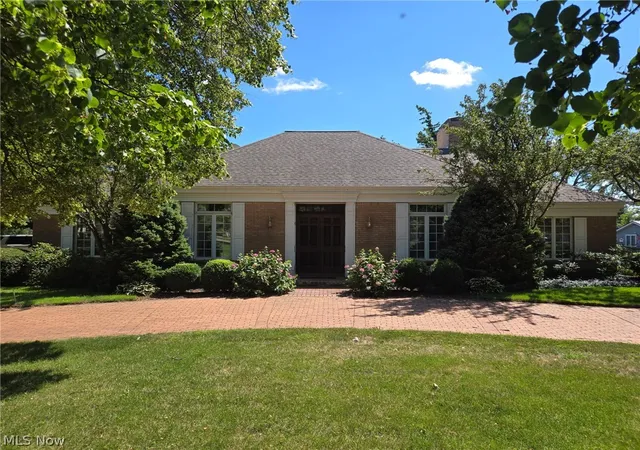 Photo 2 of Single family home for sale at 1711 Willow Dr, Sandusky, OH 44870 | MLS# 5245381 | Listing updated on 2026-09-17