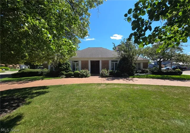 Photo 3 of Single family home for sale at 1711 Willow Dr, Sandusky, OH 44870 | MLS# 5245381 | Listing updated on 2026-09-17