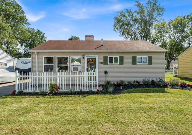 Photo 3 of Sale Pending at 4405 Norfolk Ave, Lorain, OH 44055 | MLS# 5245615 | Listing updated on 2026-09-21
