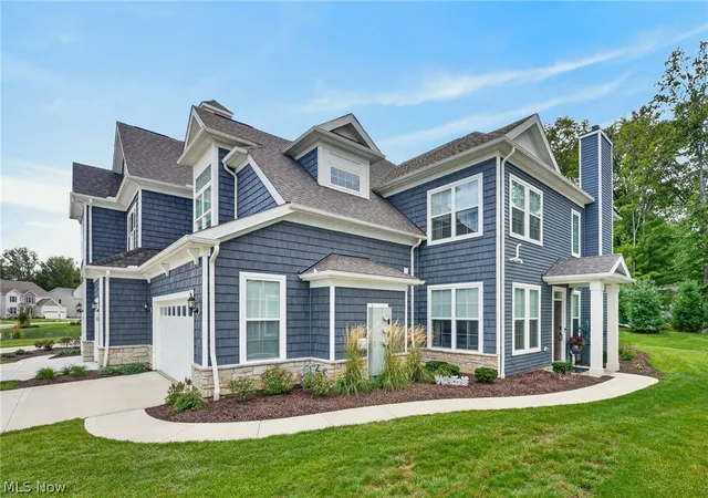 Condo for sale at 516 Port Side Dr, Avon Lake, OH 44012 | MLS# 5244329