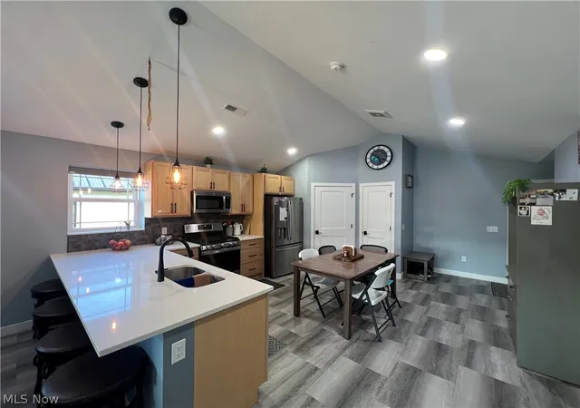 Listing Photo 1 - Condo for sale in building located at 1002 Sycamore Ln, Millersburg, OH 44654 - Unit #