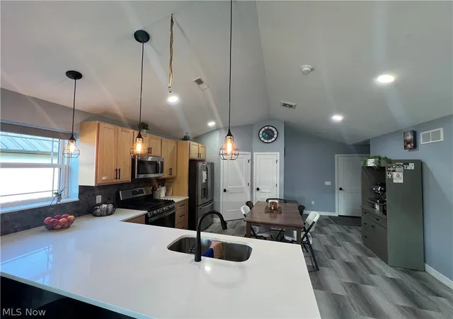 Listing Photo 4 - Condo for sale in building located at 1002 Sycamore Ln, Millersburg, OH 44654