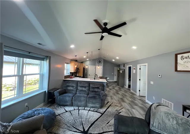 Listing Photo 5 - Condo for sale in building located at 1002 Sycamore Ln, Millersburg, OH 44654
