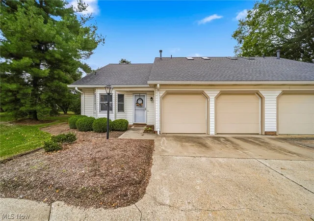 Photo 1 of Sale Pending at 775 Hampton Cir #2, Aurora, OH 44202 | MLS# 5243343 | Listing updated on 2026-09-28