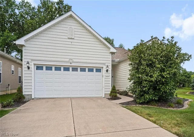 Photo 1 of Single family home for sale at 3700 Heron Dr, Lorain, OH 44053 | MLS# 5244863 | Listing updated on 2026-10-08